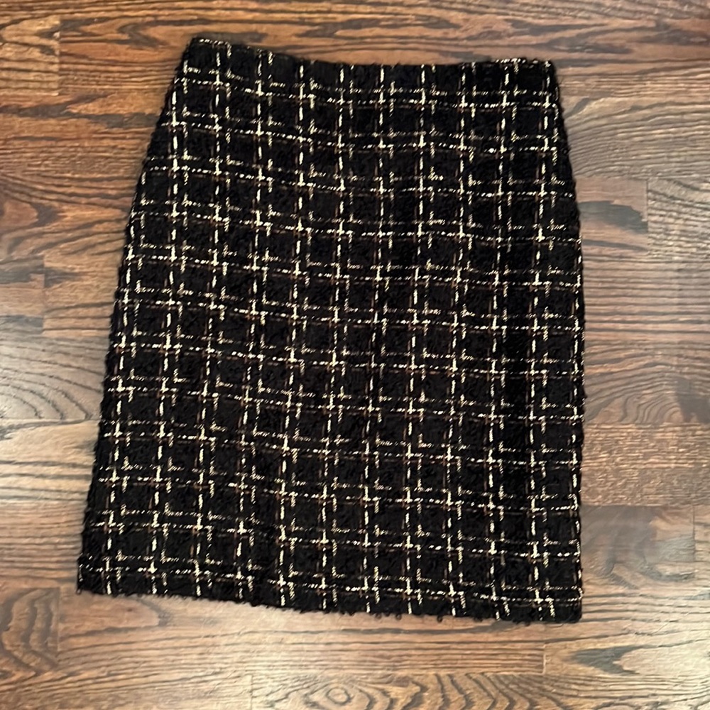 J. McLaughlin black gold skirt size 6 NWT